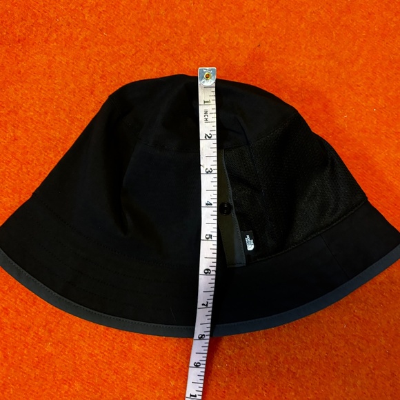 The North Face unisex black and gray mesh pocket reversible bucket hat NWT - Picture 14 of 14